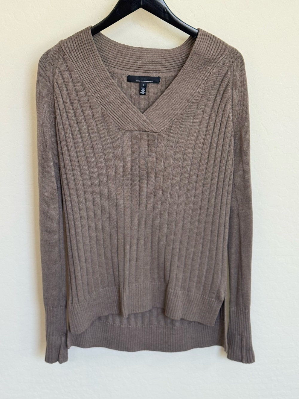 White House Black Market Luxury Ribbed V-Neck Sweater Tan Cashmere Blend Small